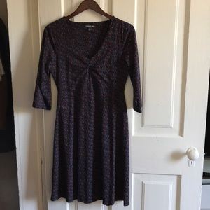 Fit & flare jersey dress. With zippered pocket!